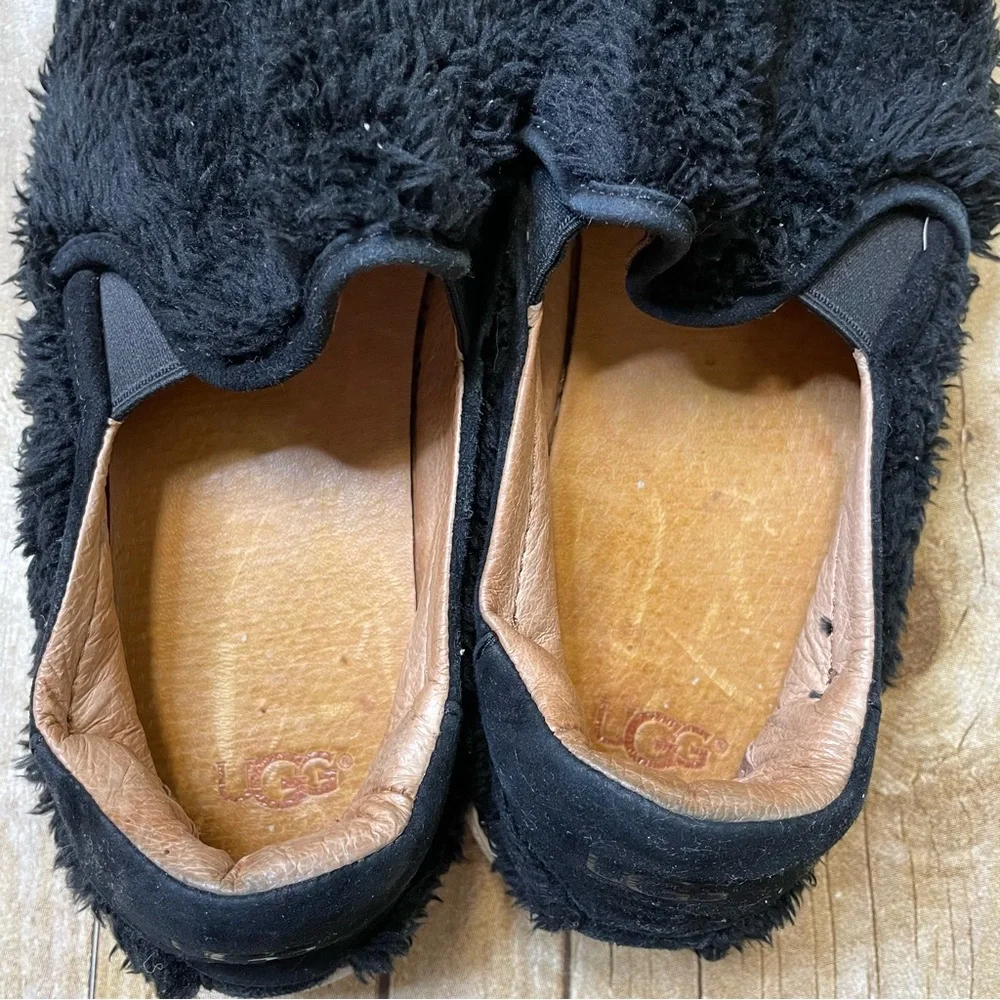 UGG Women’s Black Ricci Sherpa Slip On Loafer Shoe